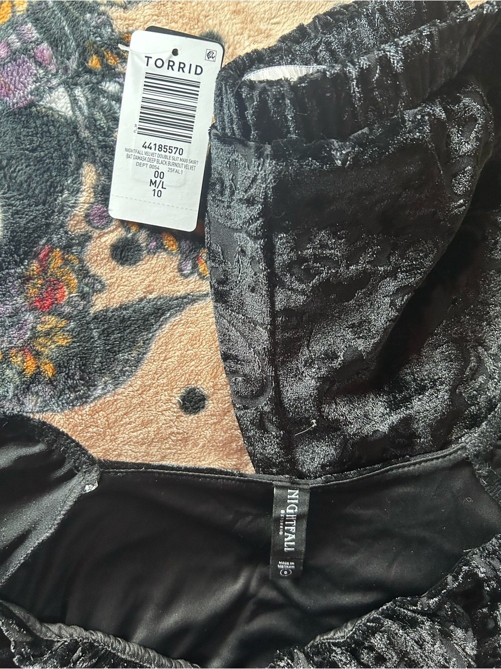 torrid Black Velvet Gothic Dress Set-Nightfall - Picture 2 of 2